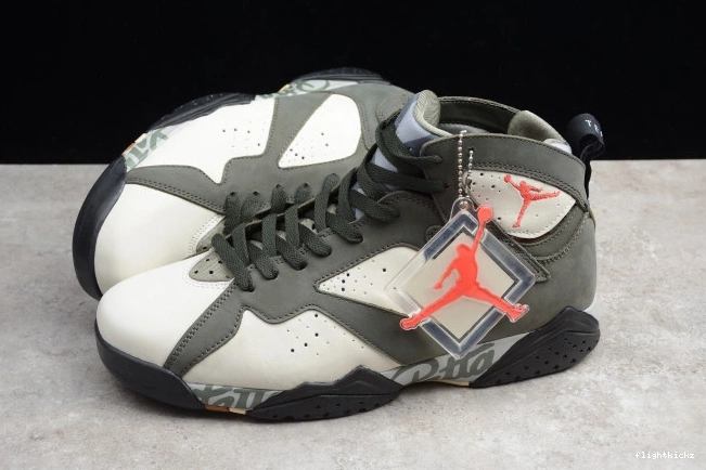 Icicle 7 Patta Air AT3375-100 x Jordan 0813